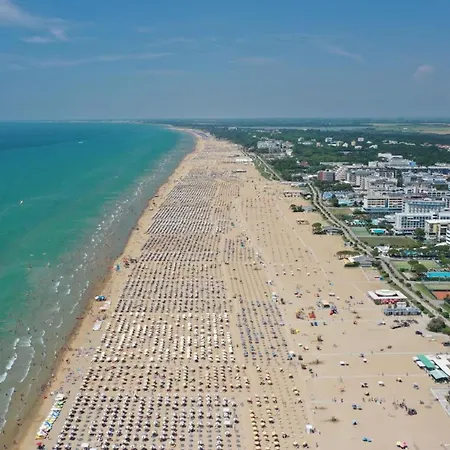 Spacious Flat With Fireplace Terrace * Bibione