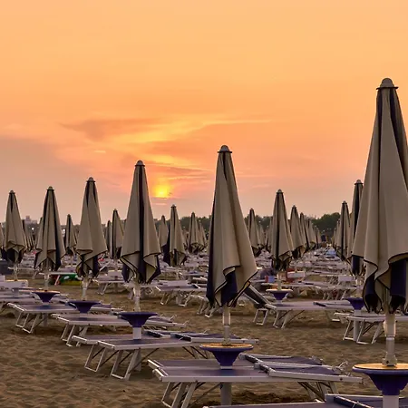 Spacious Flat For A Relaxing Stay In Bibione شقة *